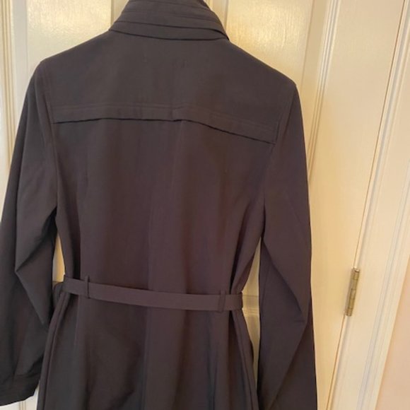 DKNY - Picture 2 of 2